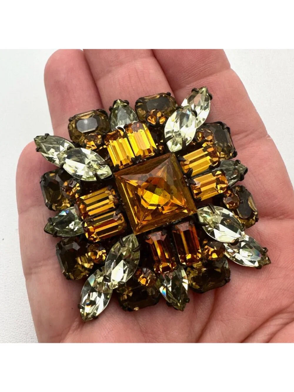 Vintage Unsigned Schreiner New York Brooch Pin Yellow Amber Glass Rhinestone